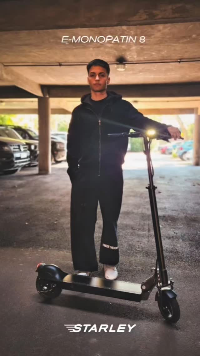Movete con estilo.
La ciudad, a tu ritmo ⚡🛴

Te presentamos el E-Monopatin 8: 

✅ Plegable
✅ Hasta 35 km/h de Autonomia
✅ Ideal para traslados diarios
.
Tu próxima forma de moverte llegó ⚡🛴
¿Te subis? 
.
#movilidadelectrica 
#Monopatin 
#ScooterElectrico