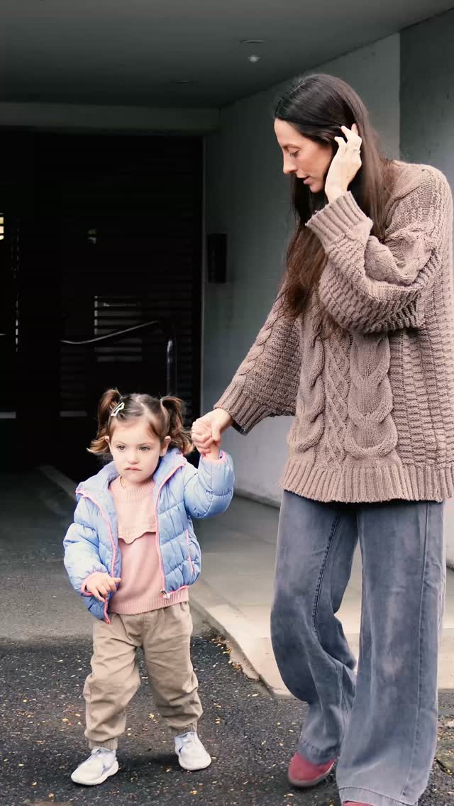 Mamá, hoy no hay apuro. 
Hay días que se van en el tráfico, en el reloj, en llegar tarde. Y hay otra forma de vivirlos: salir tranquila, llegar rápido y quedarte con lo más lindo, el tiempo juntas.

Una merienda en la plaza, una risa que no se repite, un abrazo sin mirar la hora. Eso es lo que más se disfruta de vivir en una Starley.
Este Día de la Madre, regalá (o regalate) tiempo. 🌿

📍 Probá la E-City en nuestro showroom de San Isidro.
💬 Comentá “Test Ride” y coordinamos tu prueba por DM.
.
.
.

#DiaDeLaMadre #FelizDiaMamá #Starley #BicicletaElectrica #MenosTrafico #TiempoJuntas #VidaSaludable
